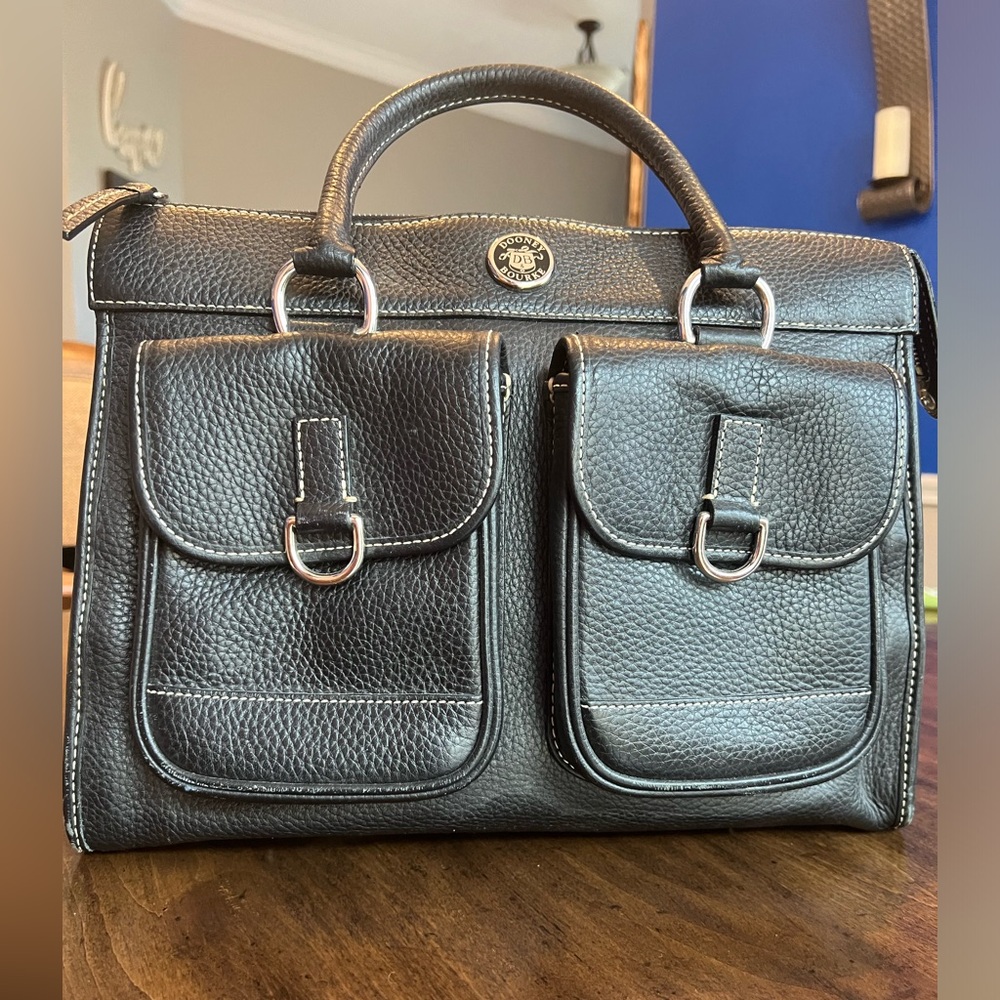 Black leather Dooney & Bourke purse